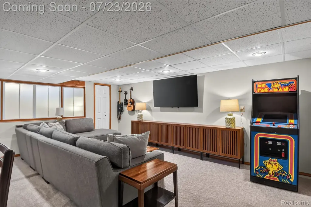 46025 Duke Drive Chesterfield Township MI 48051