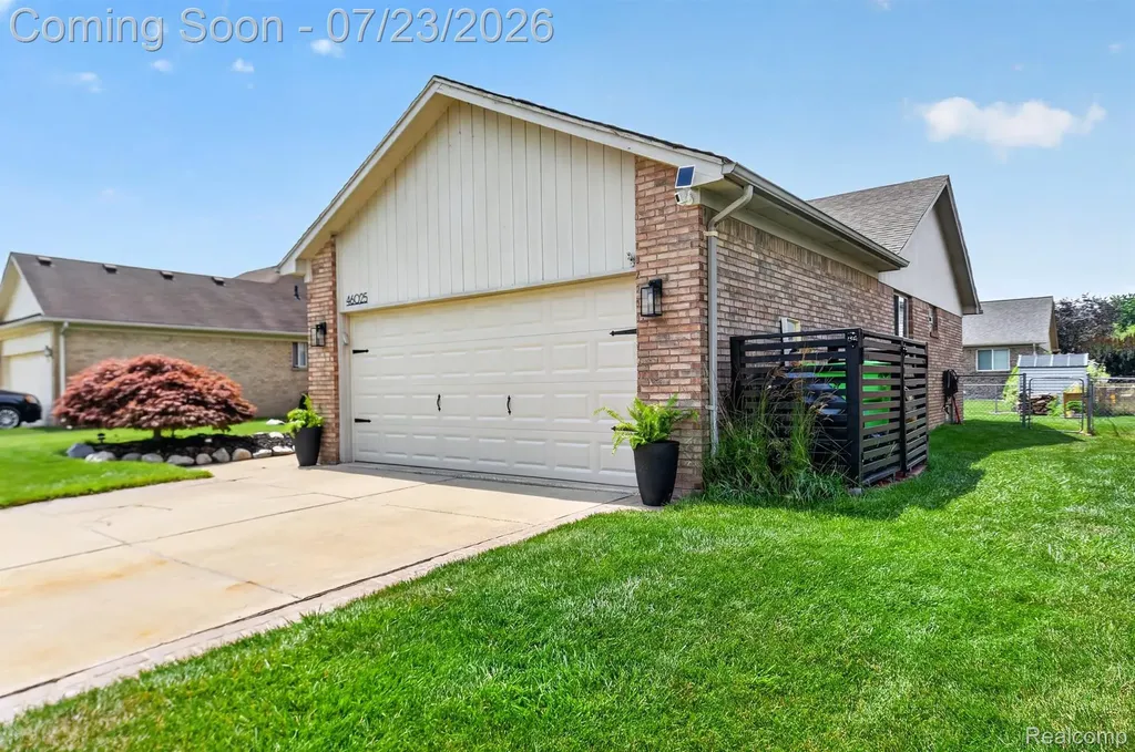 46025 Duke Drive Chesterfield Township MI 48051