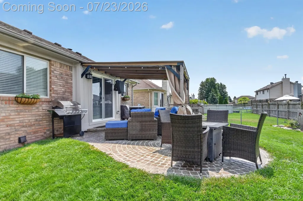46025 Duke Drive Chesterfield Township MI 48051