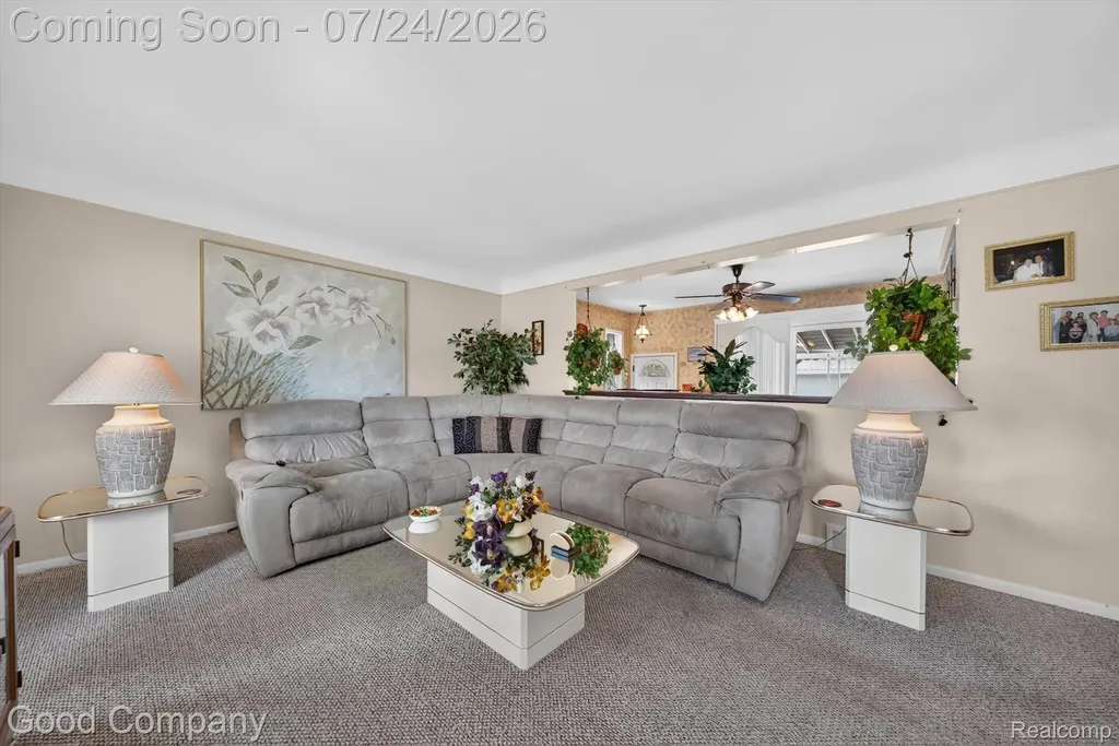 8308 Darlene Street Warren City MI 48093