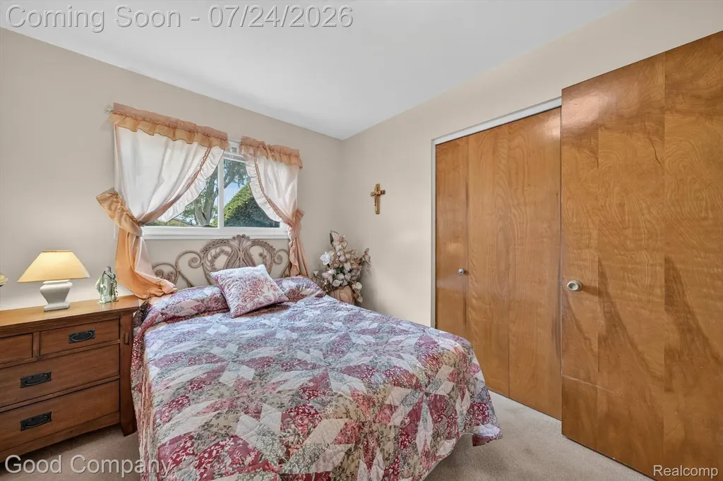 8308 Darlene Street Warren City MI 48093