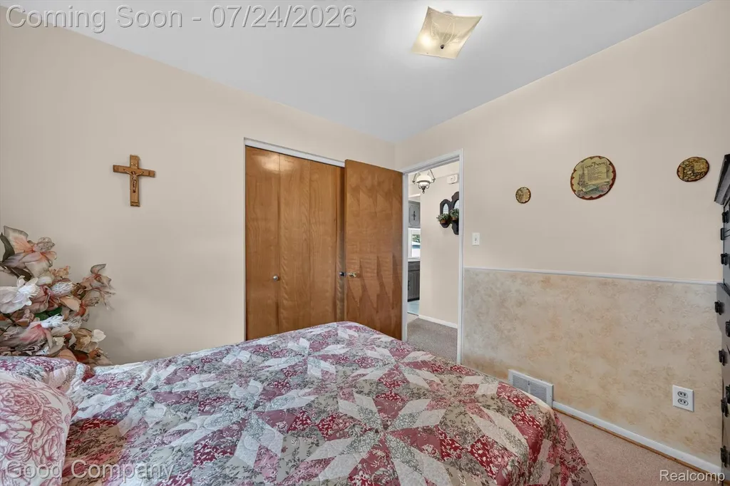 8308 Darlene Street Warren City MI 48093