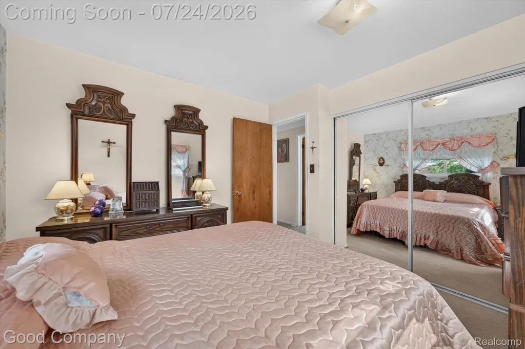 8308 Darlene Street Warren City MI 48093