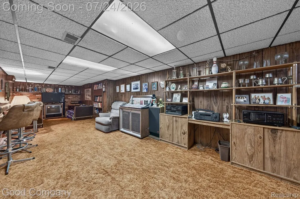 8308 Darlene Street Warren City MI 48093