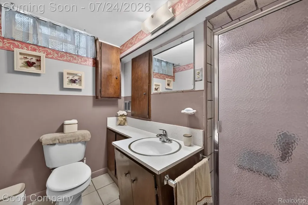 8308 Darlene Street Warren City MI 48093