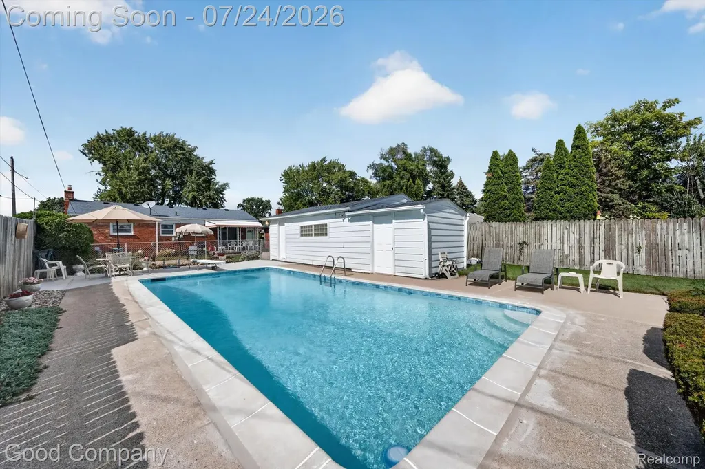 8308 Darlene Street Warren City MI 48093