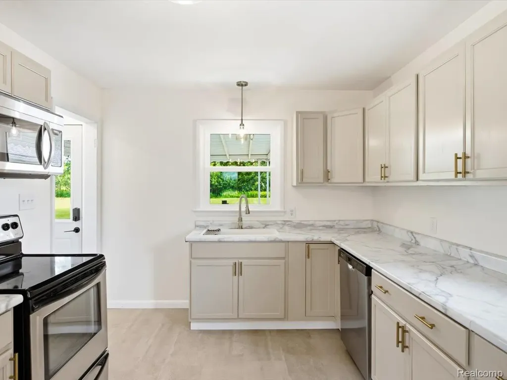 1434 Allen Road Kimball Township MI 48074