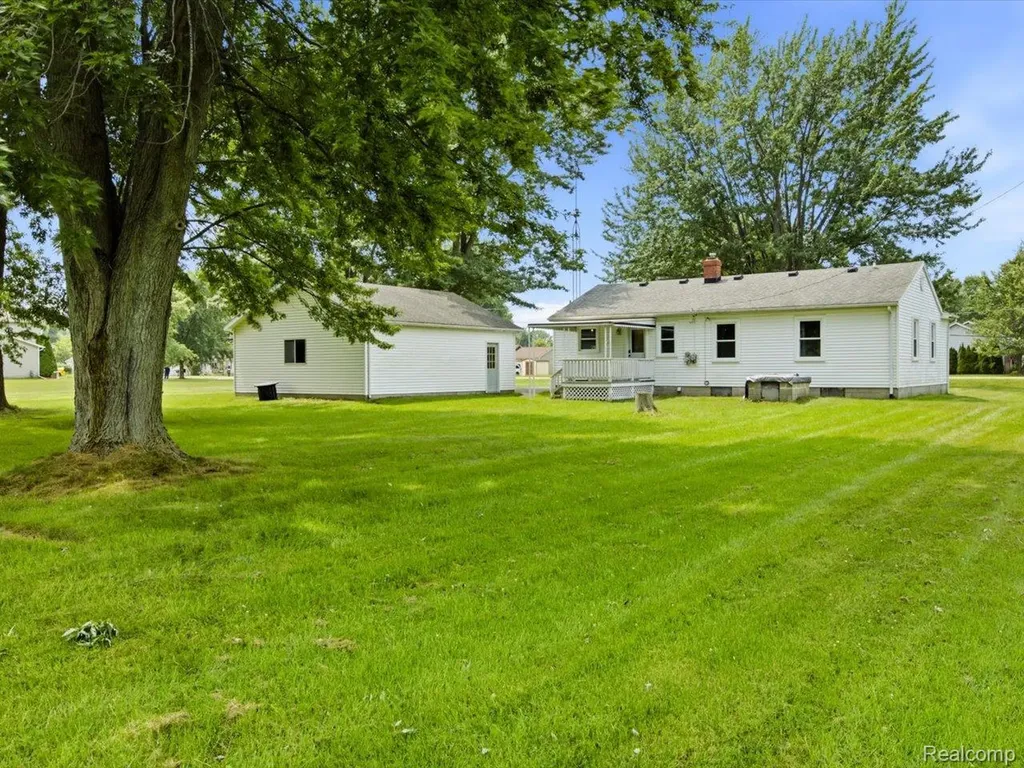 1434 Allen Road Kimball Township MI 48074