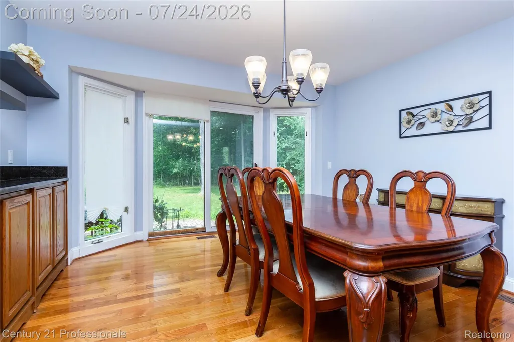 6481 Basswood Drive Troy City MI 48098