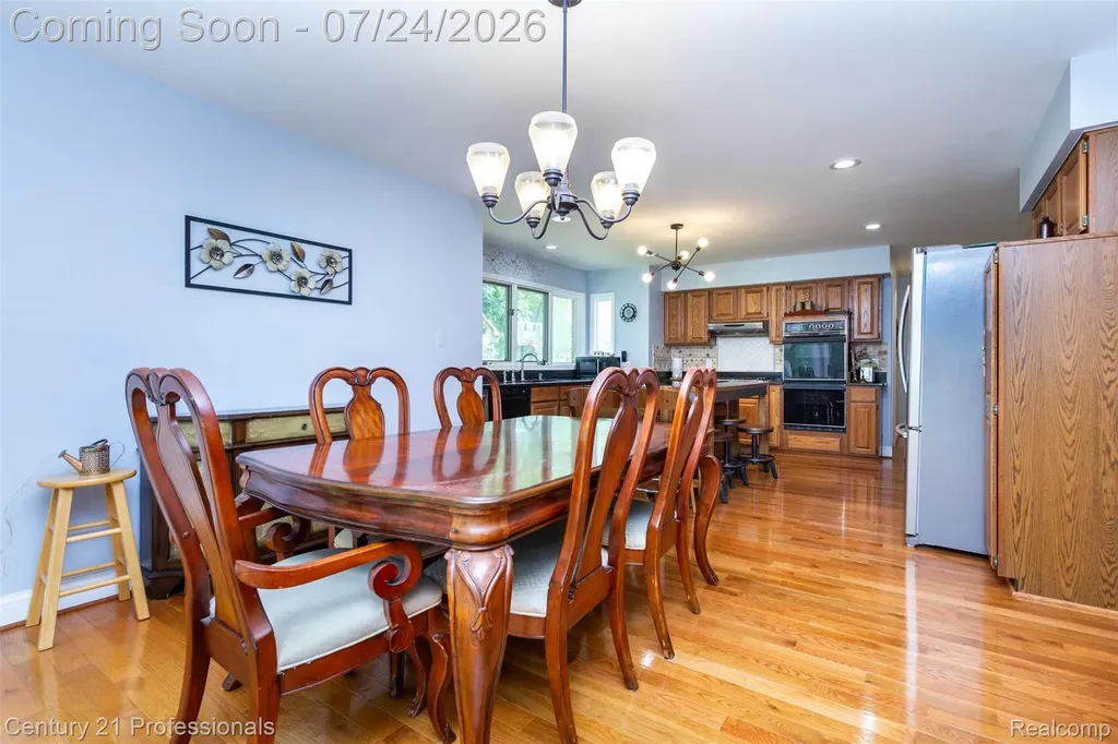 6481 Basswood Drive Troy City MI 48098