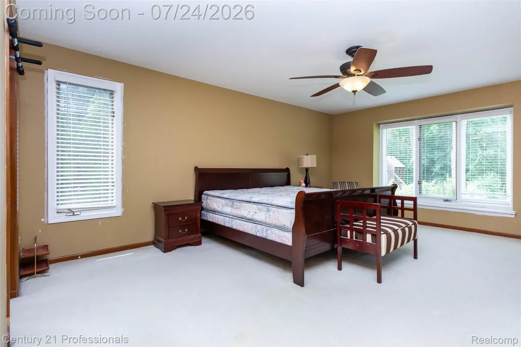 6481 Basswood Drive Troy City MI 48098