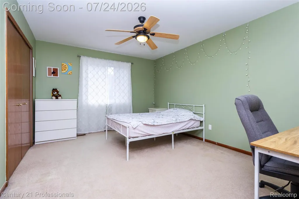 6481 Basswood Drive Troy City MI 48098