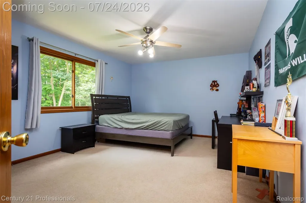 6481 Basswood Drive Troy City MI 48098