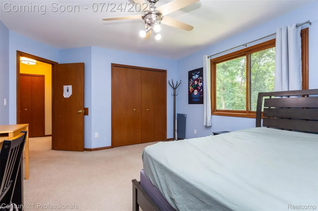 6481 Basswood Drive Troy City MI 48098