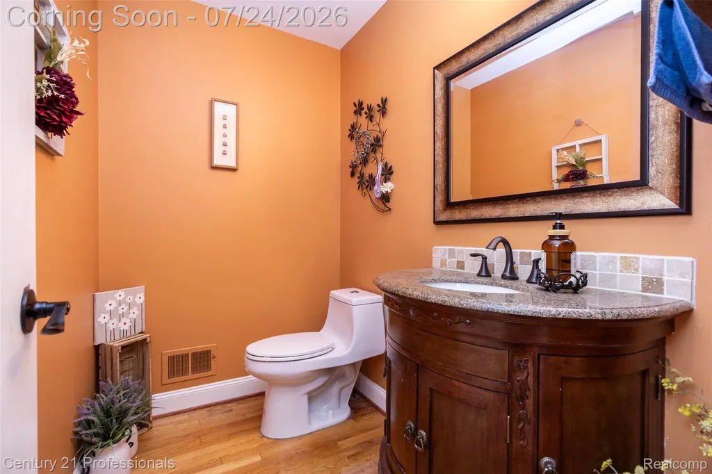 6481 Basswood Drive Troy City MI 48098