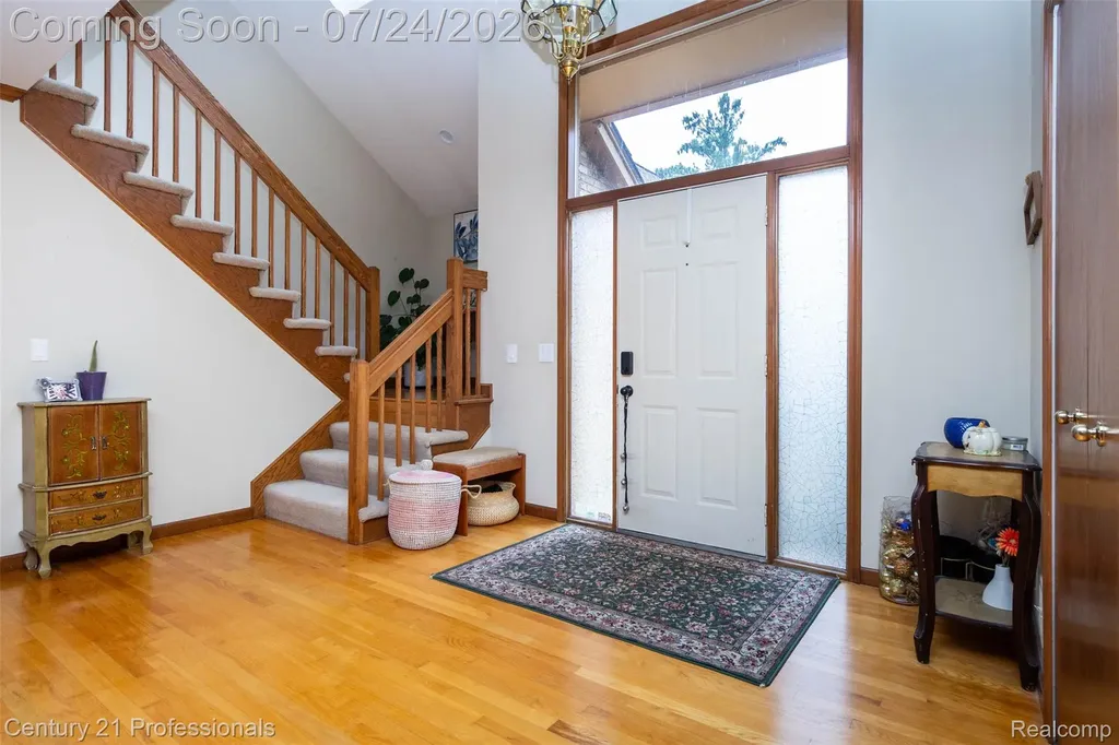 6481 Basswood Drive Troy City MI 48098