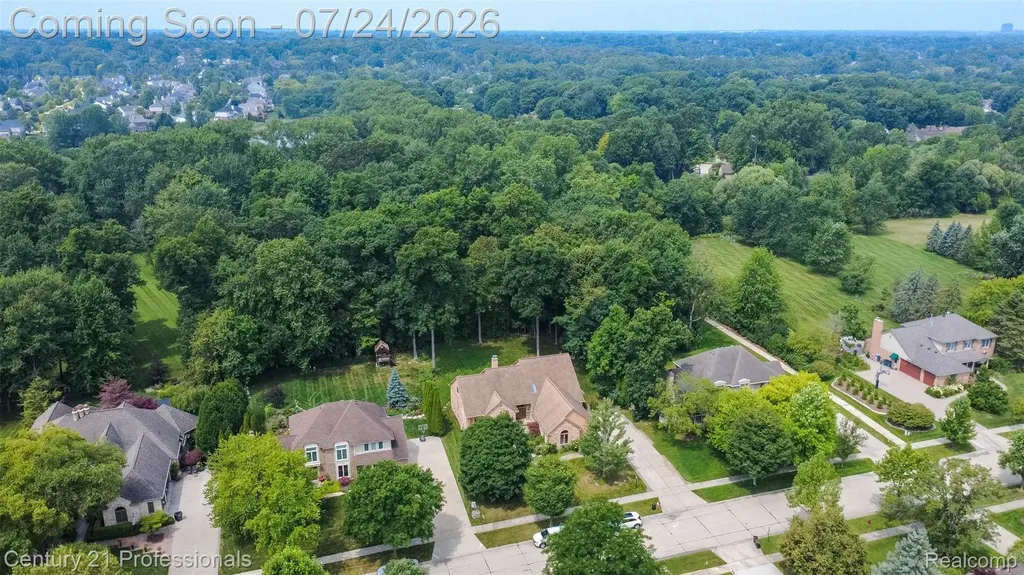 6481 Basswood Drive Troy City MI 48098