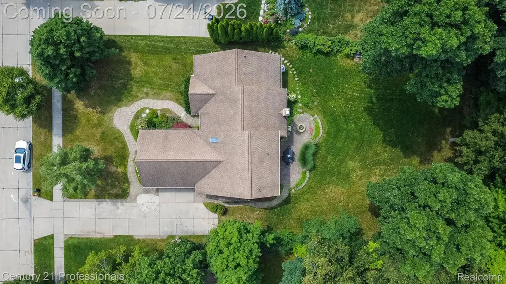6481 Basswood Drive Troy City MI 48098
