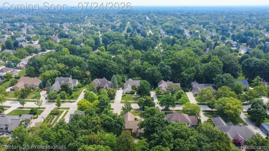 6481 Basswood Drive Troy City MI 48098
