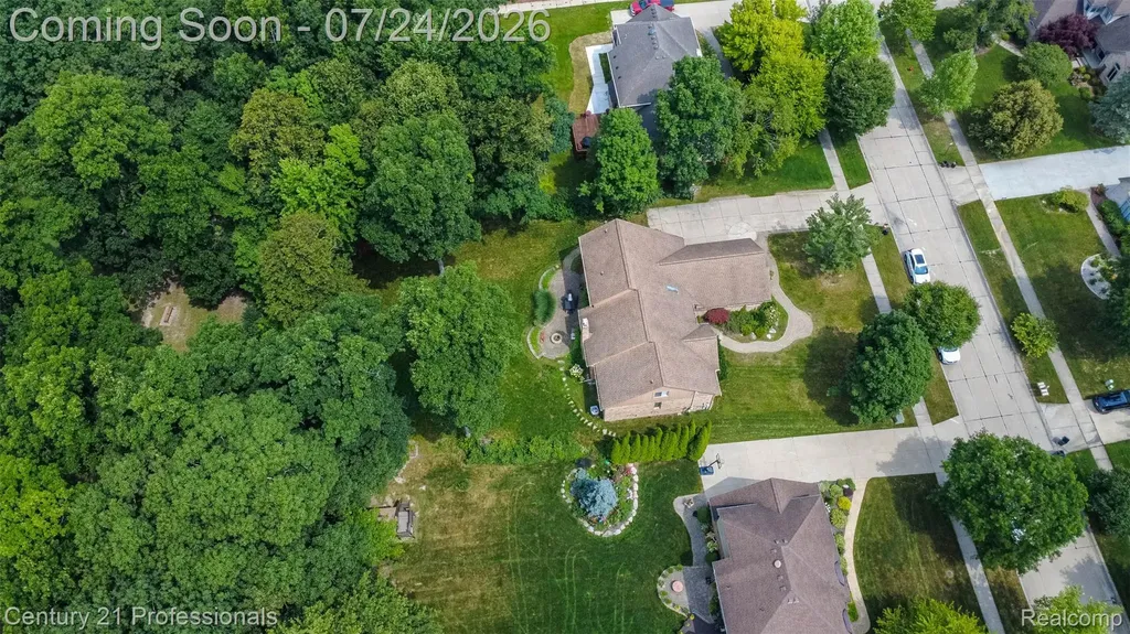 6481 Basswood Drive Troy City MI 48098