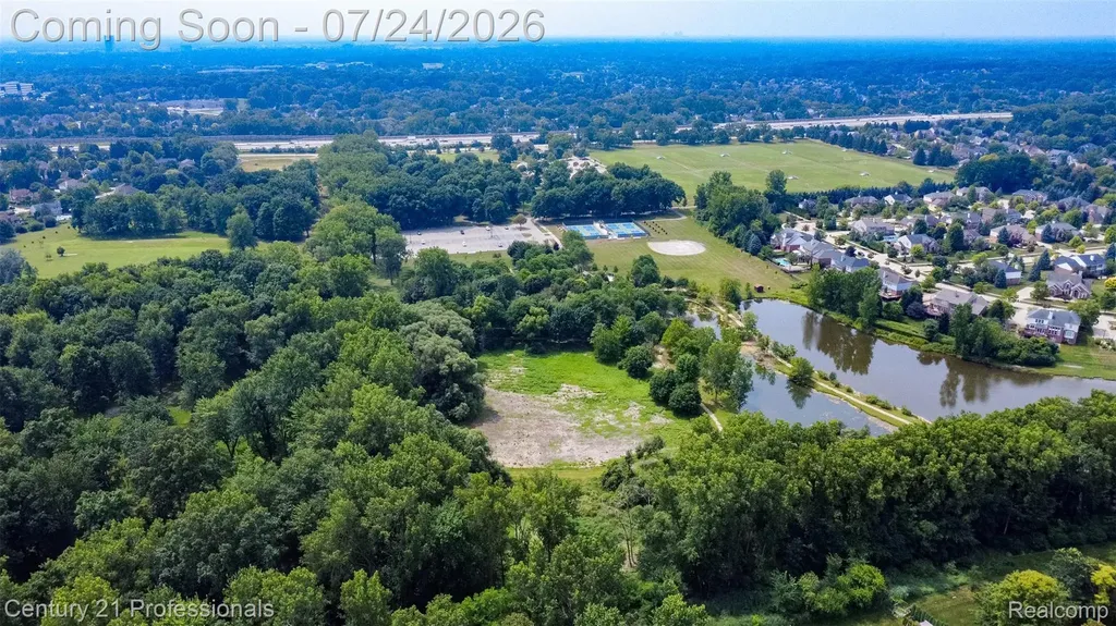 6481 Basswood Drive Troy City MI 48098