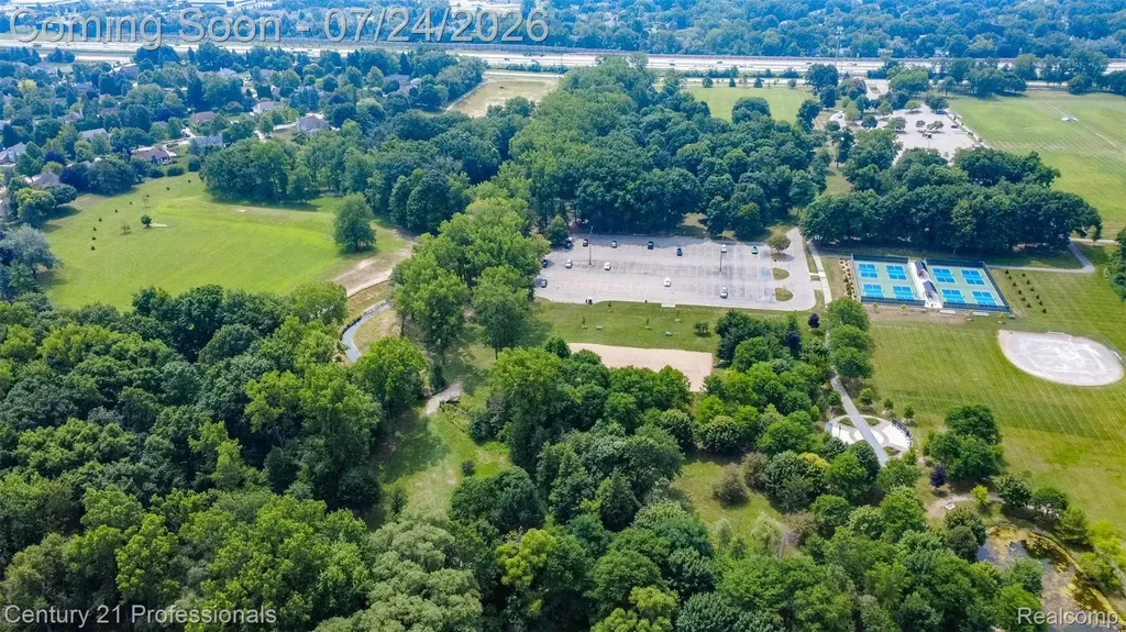 6481 Basswood Drive Troy City MI 48098