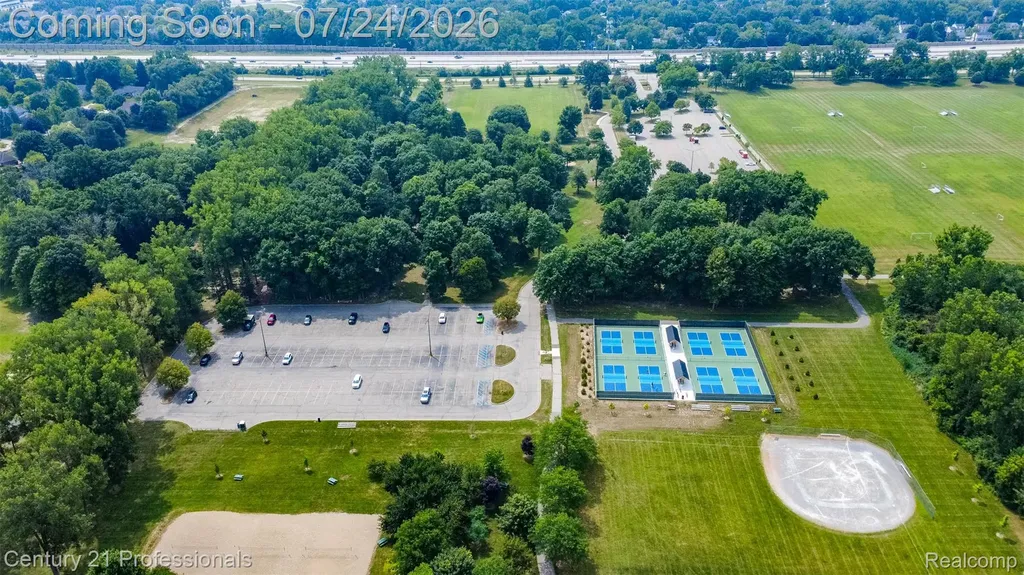 6481 Basswood Drive Troy City MI 48098