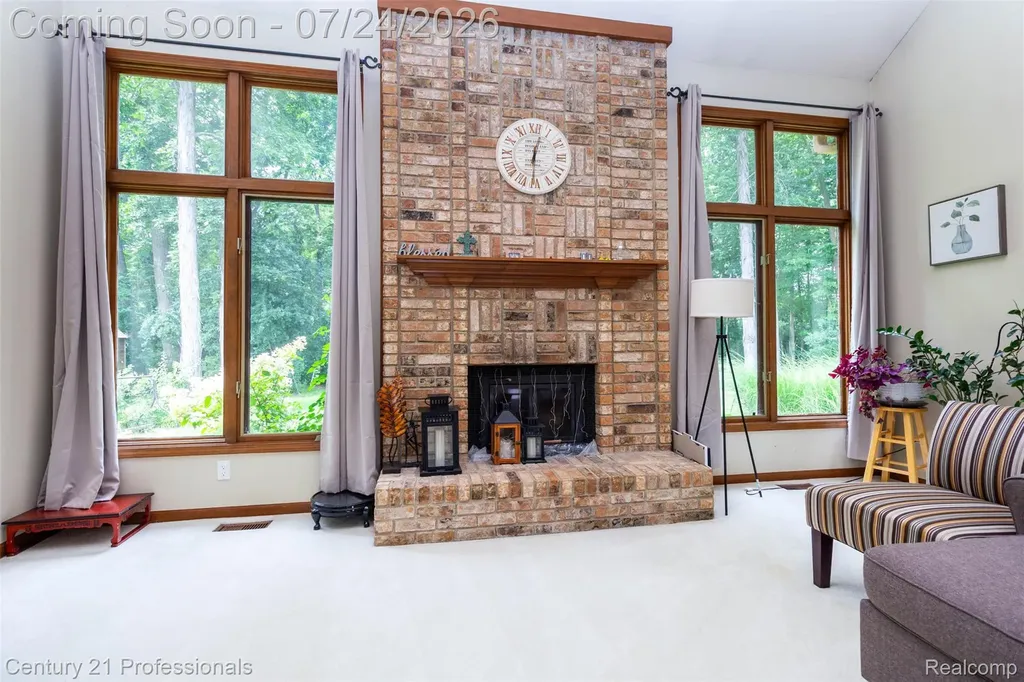6481 Basswood Drive Troy City MI 48098