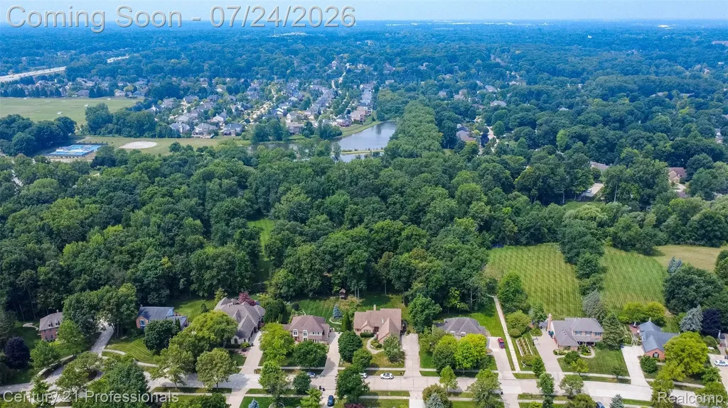 6481 Basswood Drive Troy City MI 48098