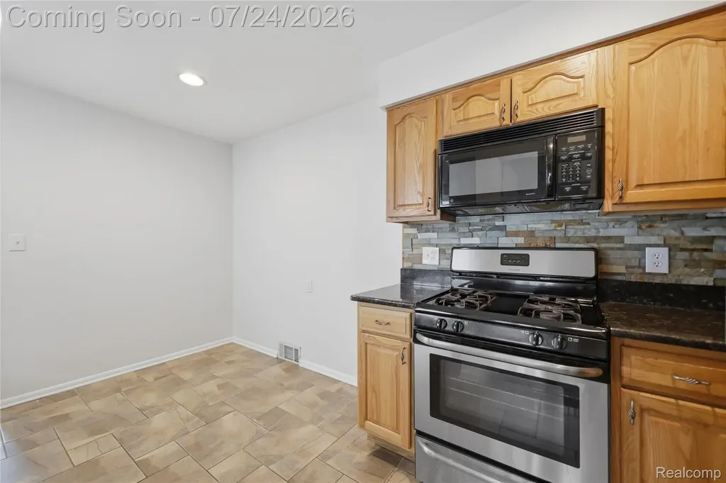 23393 Powell Avenue Hazel Park City MI 48030