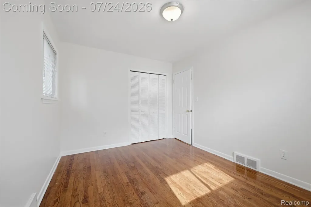 23393 Powell Avenue Hazel Park City MI 48030