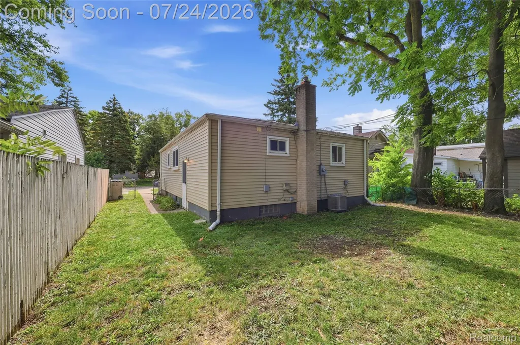 23393 Powell Avenue Hazel Park City MI 48030