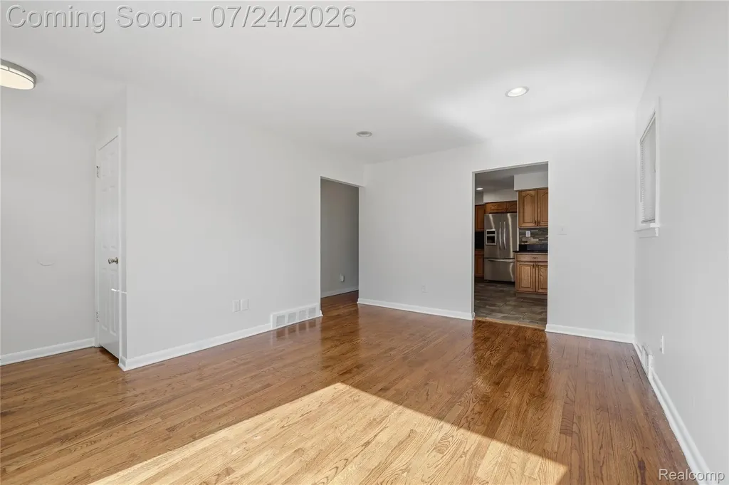 23393 Powell Avenue Hazel Park City MI 48030