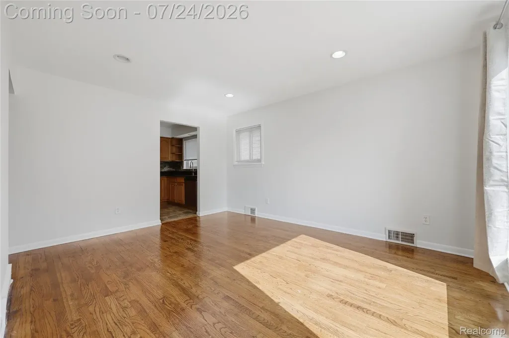 23393 Powell Avenue Hazel Park City MI 48030