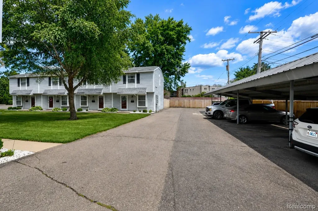 4365 S Crooks Road Royal Oak City MI 48073