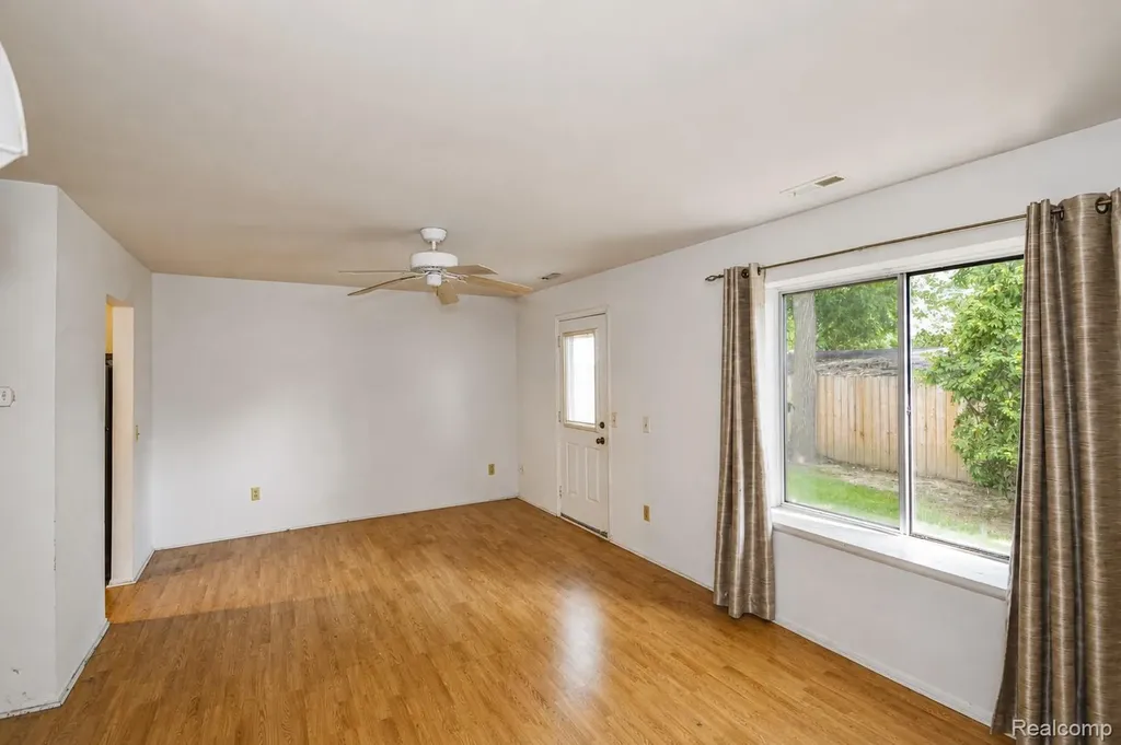 4365 S Crooks Road Royal Oak City MI 48073