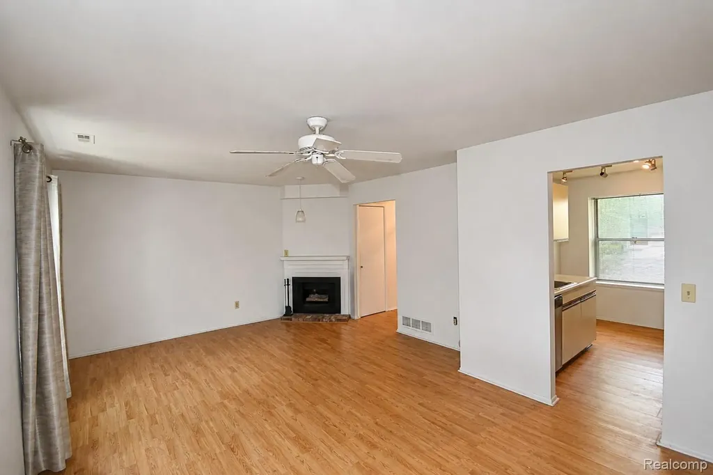 4365 S Crooks Road Royal Oak City MI 48073