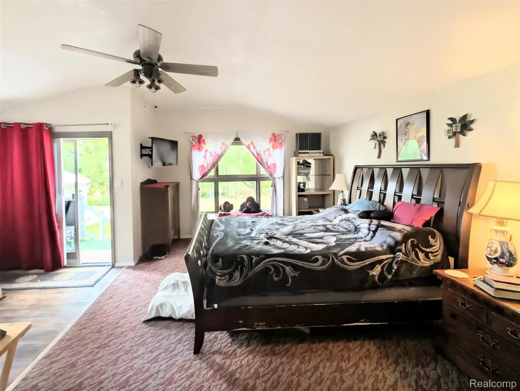2505 Egleston Avenue Burton City MI 48509