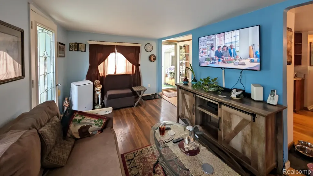 2505 Egleston Avenue Burton City MI 48509