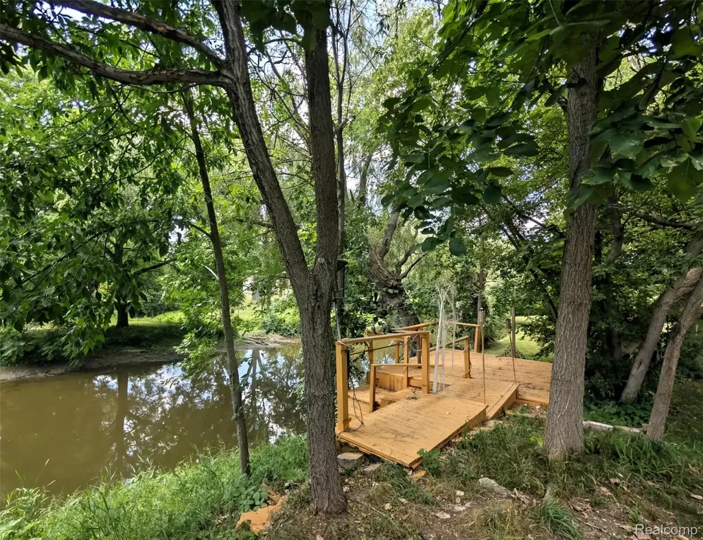 2505 Egleston Avenue Burton City MI 48509