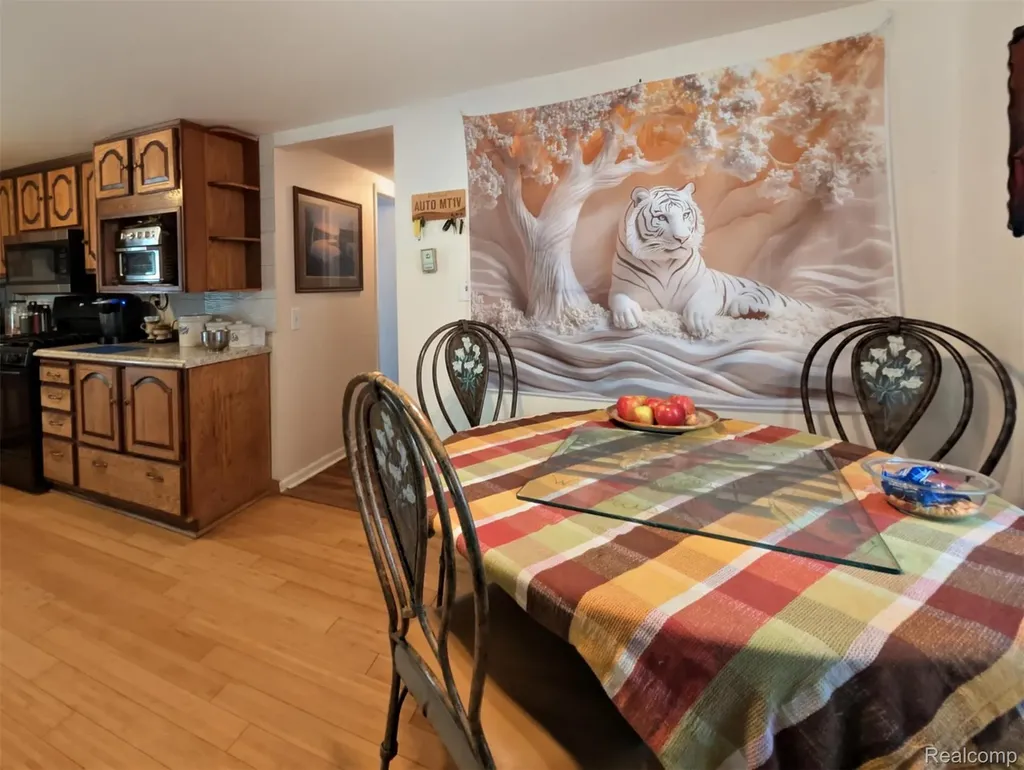 2505 Egleston Avenue Burton City MI 48509