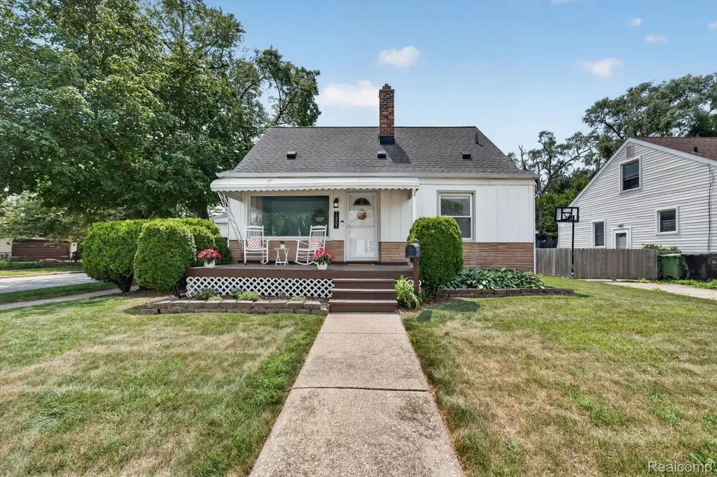15807 Meyer Avenue Allen Park City MI 48101
