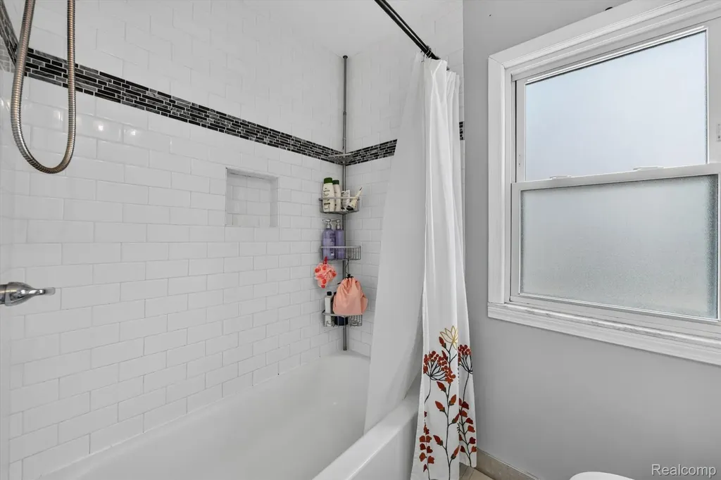 15807 Meyer Avenue Allen Park City MI 48101
