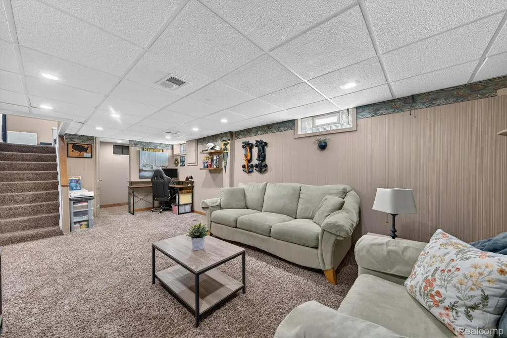 15807 Meyer Avenue Allen Park City MI 48101