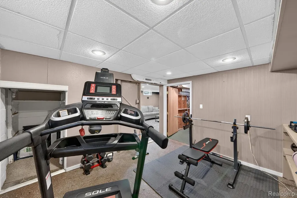 15807 Meyer Avenue Allen Park City MI 48101