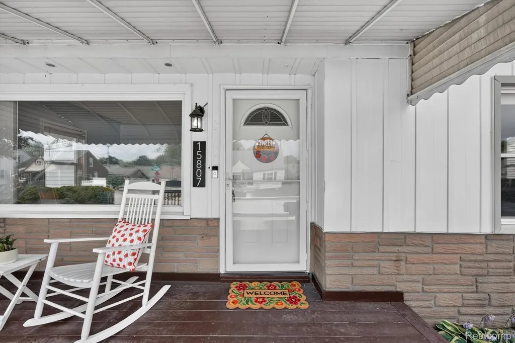 15807 Meyer Avenue Allen Park City MI 48101