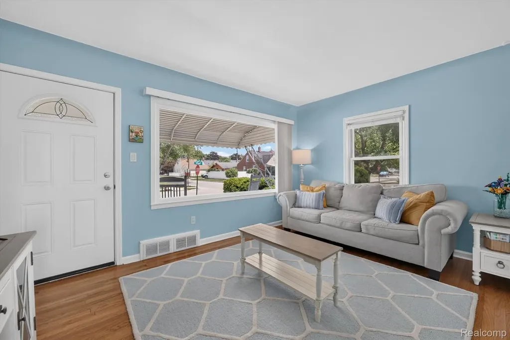 15807 Meyer Avenue Allen Park City MI 48101