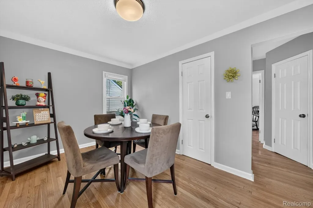 15807 Meyer Avenue Allen Park City MI 48101