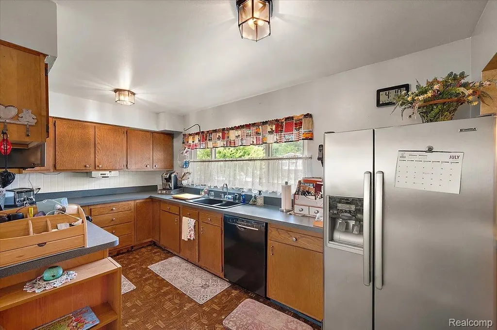 2504 Koper Drive Sterling Heights City MI 48310