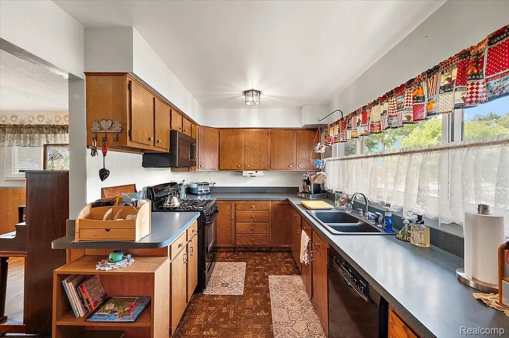 2504 Koper Drive Sterling Heights City MI 48310